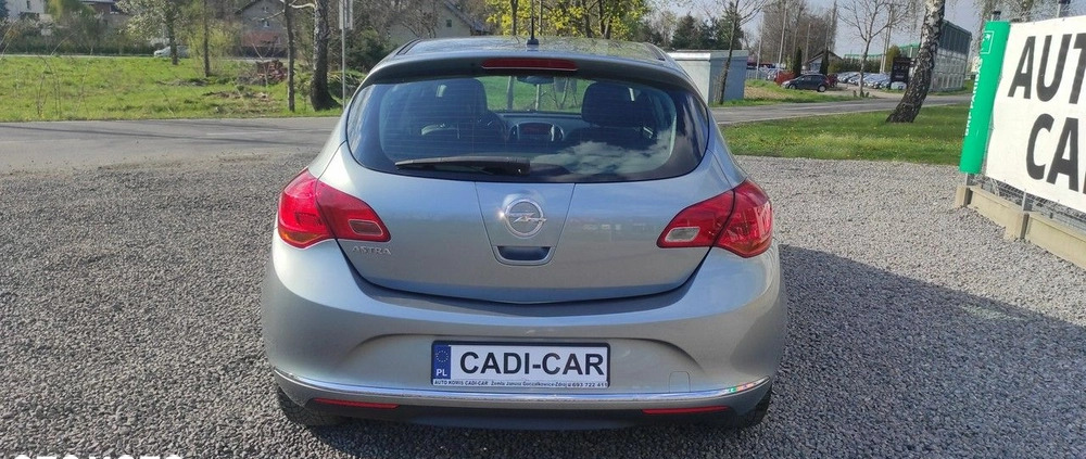 Opel Astra cena 31900 przebieg: 174000, rok produkcji 2014 z Izbica Kujawska małe 137